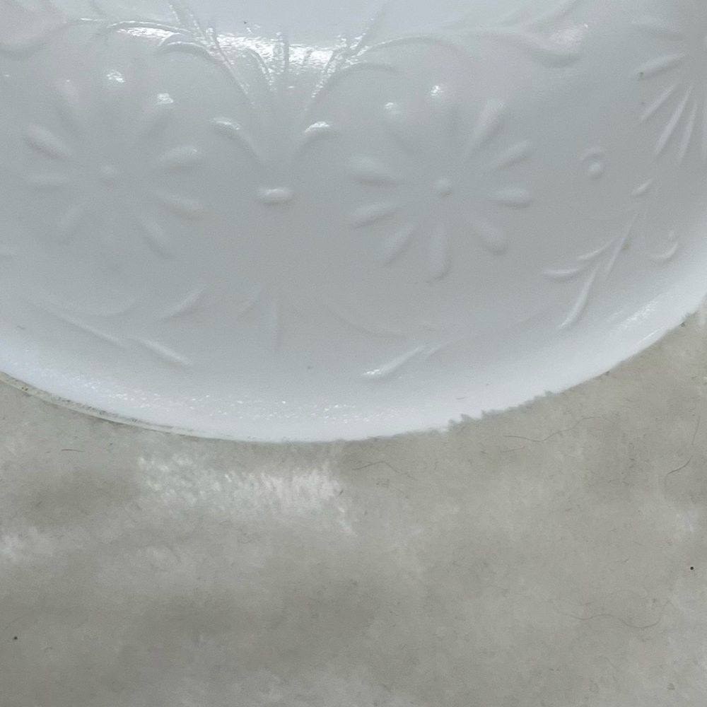 VINTAGE FTD MILK GLASS DAISY FLOWER BOWL